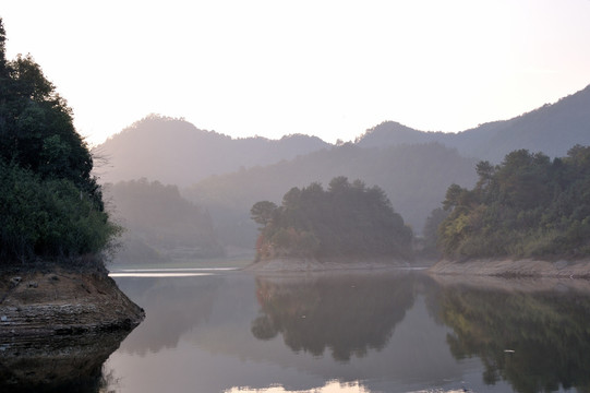 千岛湖龙川湾茫花漾