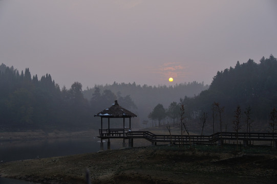 千岛湖龙川湾的早晨