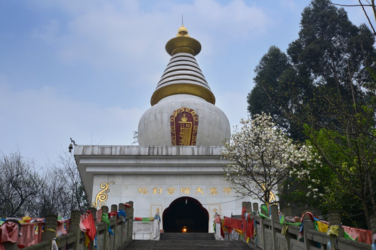 彭州佛山古寺佛塔