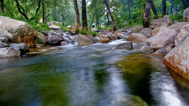 山泉水韵