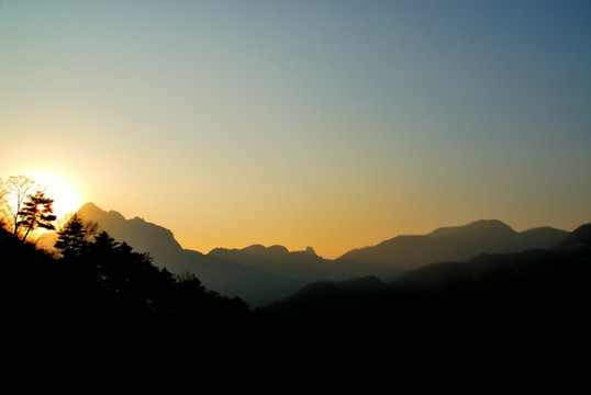 夕阳落山时