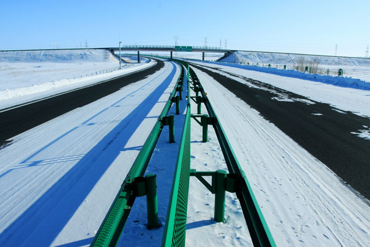 高速公路护栏