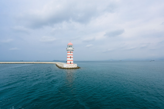 三亚半山半岛帆船港灯塔