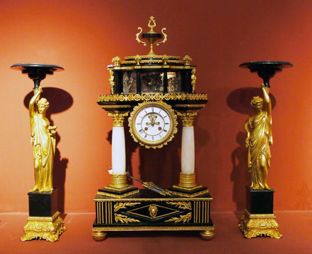 法国铜鎏金柱廊式座钟