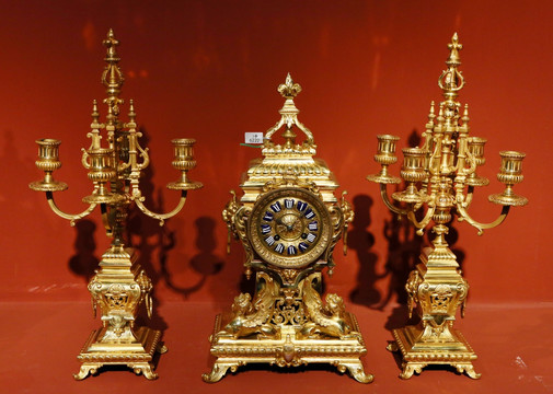 法国路易十六配蜡台座钟