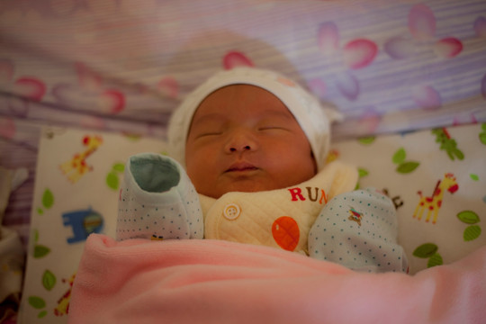 嬰兒