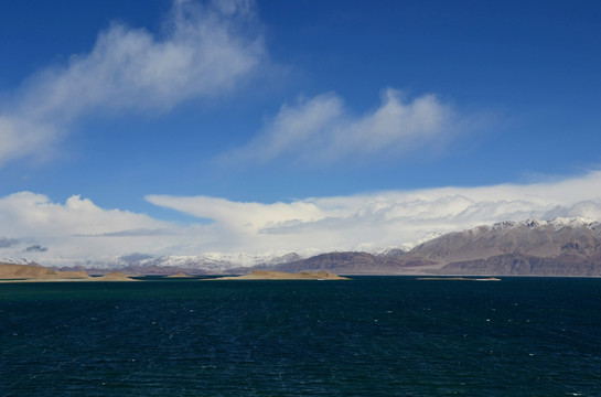 班公湖和喀喇昆仑山