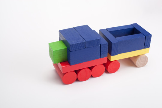 积木搭建的火车