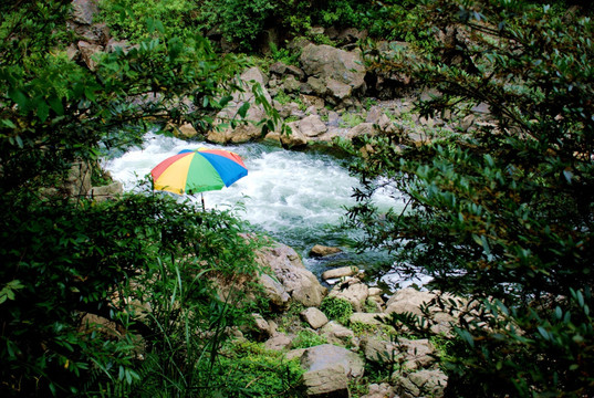 山涧小河