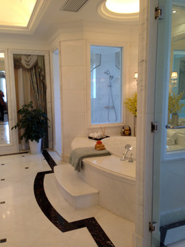 别墅 卫生间 浴缸 欧式风格