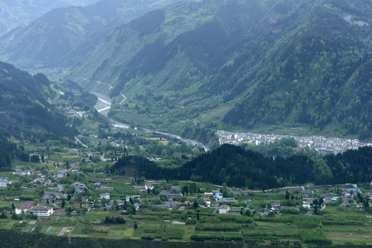 彭州龙门山河谷乡村鸟瞰