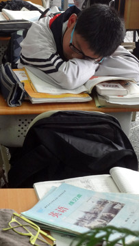 睡觉的学生 午休