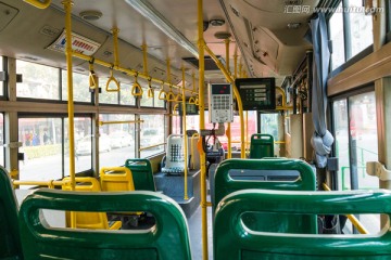 公共汽车