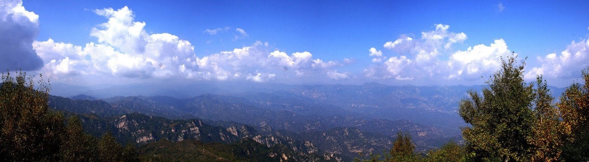 山顶远眺