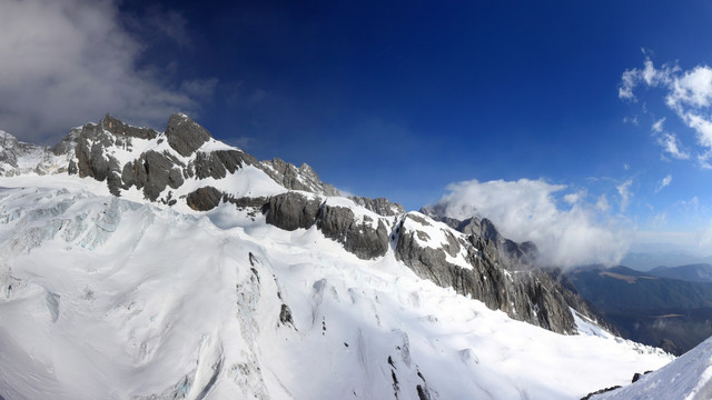 玉龙雪山（山峰一角）