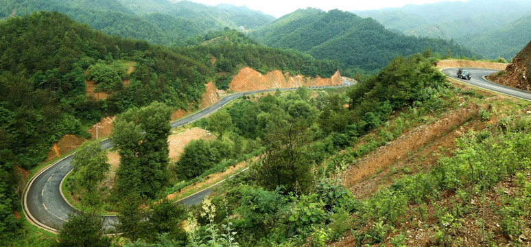 山路弯弯