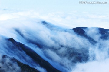 云雾山峦