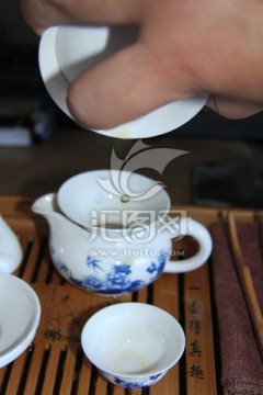 倒茶 茶具 茶瓯 盖碗 红茶