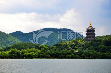 雷峰塔 西湖 金顶 阳光