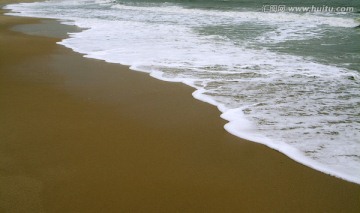 海滩浪莎