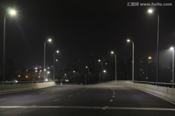 夜晚路灯