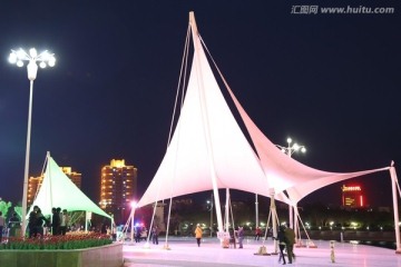 梨城孔雀河风帆广场