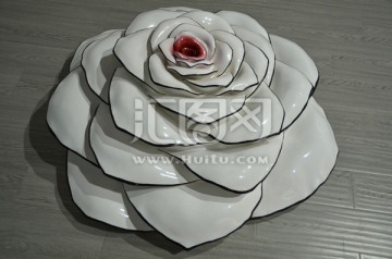 玫瑰花陶瓷雕塑艺术