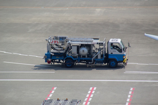 航空燃油补给车