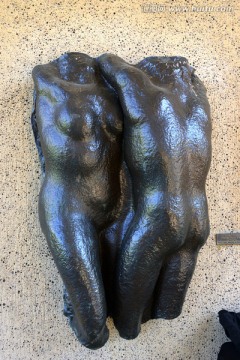 巴尔博亚公园现代雕塑