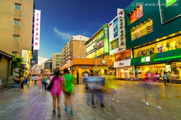 城市商业区夜景