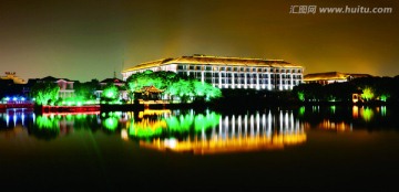 湖面夜景