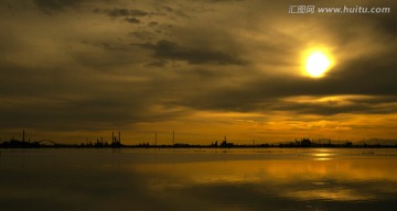 海上落日