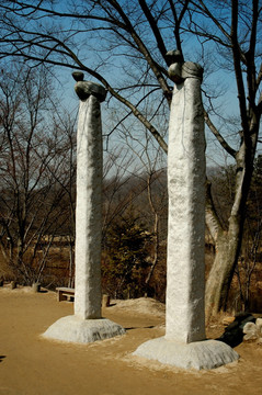 韩国水原民俗村石刻柱