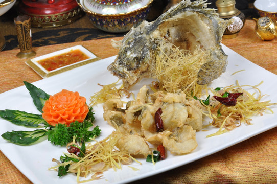 泰式香茅炸鲜鱼