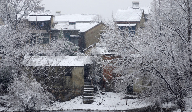 雪中人家