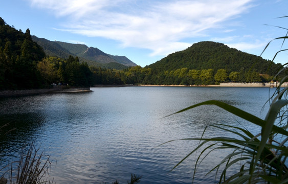 芦林湖早晨美景