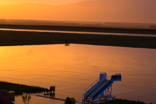 機(jī)場 停機(jī)坪  輸送架