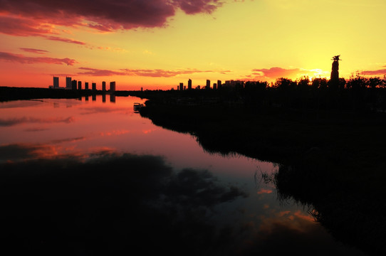 沈北蒲河黄昏夜景