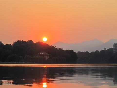 杭州西湖夕阳黄昏日落景色