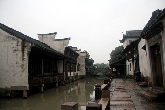 乌镇 老街 河流 雨天