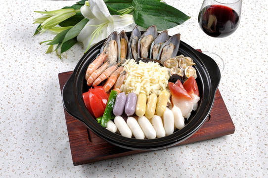 韩式料理芝士年糕海鲜锅