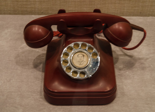 红胶木拨盘电话机