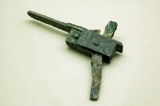 汉代鎏金铜弩机