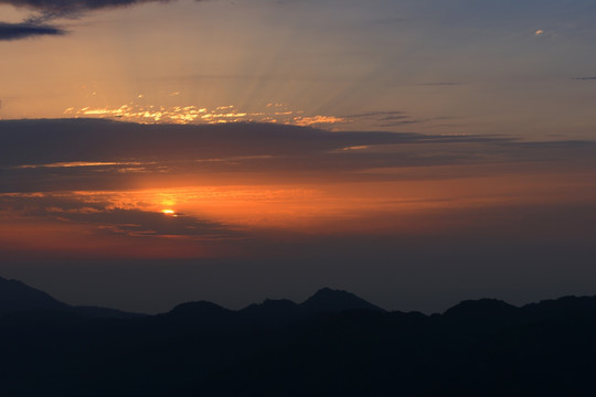 彭州龙门山日出