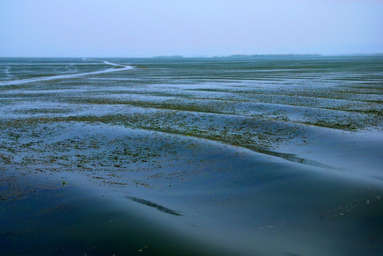 湖面波浪