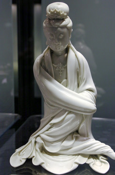 清代德化窑观音菩萨像