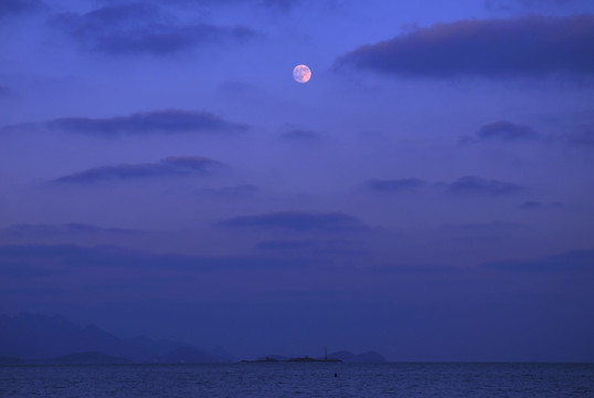 海上明月升