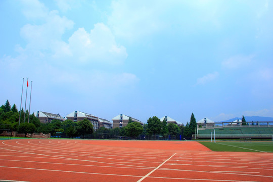 大学校园操场 跑道