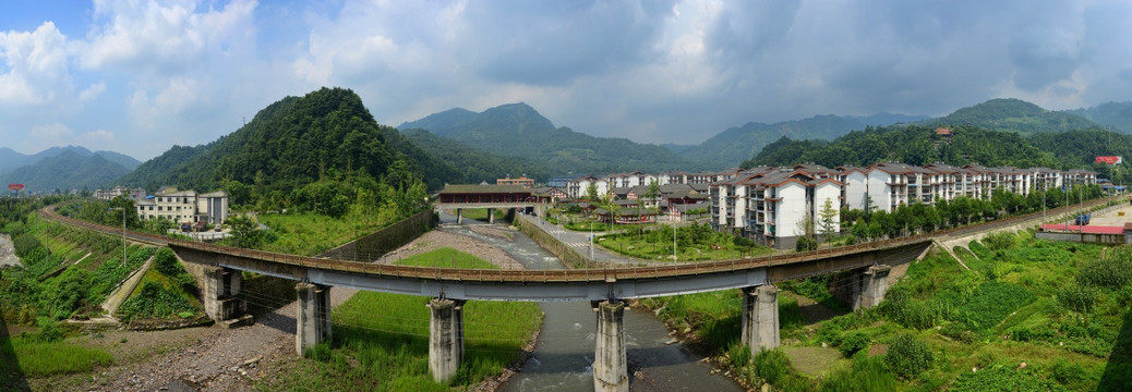 四川什邡蓥华镇全景图