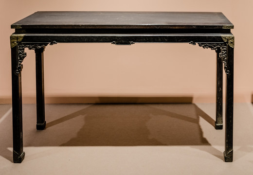 清代紫檀鎏金铜角条桌